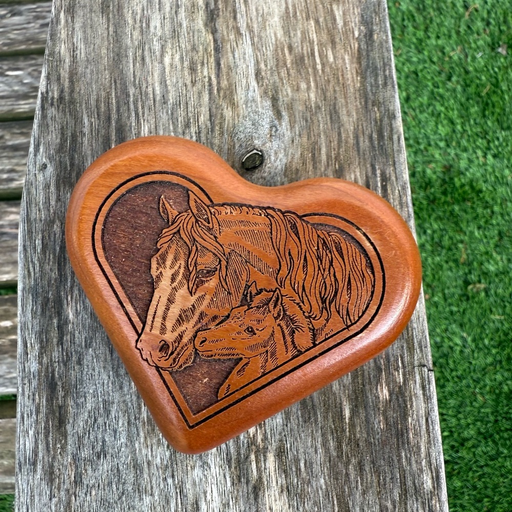 Vintage Wilderness Woods Horse Foal Pony Bronco‎ Heart Trinket Music Box